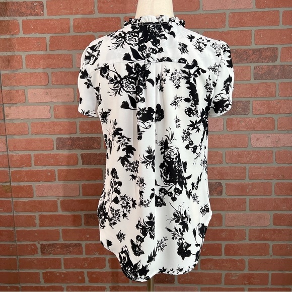 Black and White Short Sleeve Blouse | Small - Petite - Picture 4 of 10